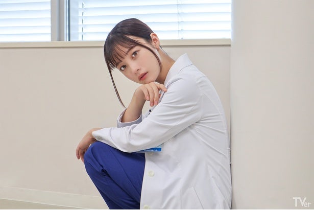 橋本環奈が明かす向井理の完璧さ「本人は『欠点あるよ』とおっしゃるけど、まだ見つかっていない」＜ヤンドク！＞