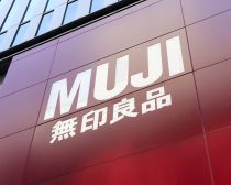 「ありそうでなかった！」無印良品の1490円インナー“大きめ汗取りパッド”が心強い