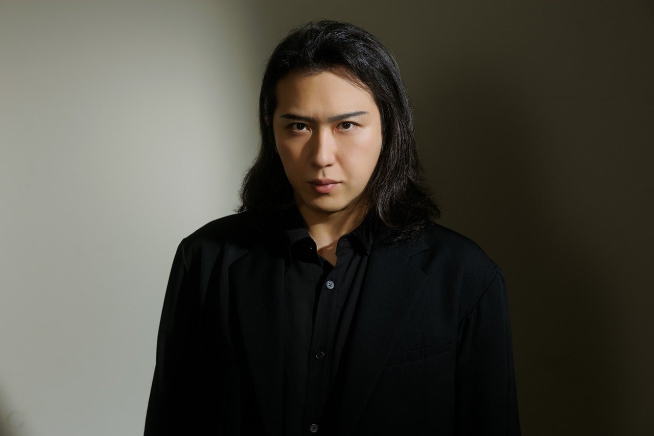 尾上松也、清水崇版「八つ墓村」で体現した金田一耕助の愛嬌と色気【インタビュー】