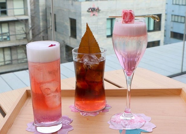 パステルピンクの華やかカクテルも登場！スタバ「ロースタリー 東京」のSAKURAシーズン開始