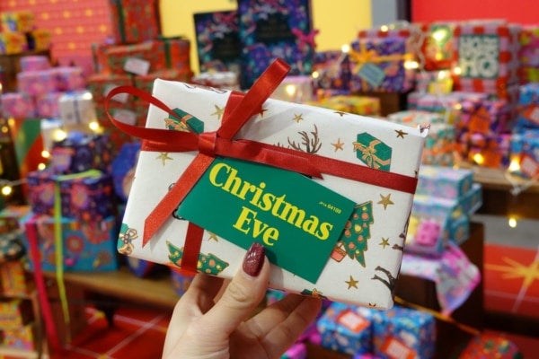 なぜLUSHは「非効率」を選ぶのか？大切な人に贈りたくなる“ハンドメイド”へのこだわり