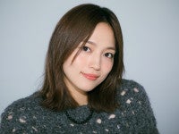 「痛そうだけど可愛い」川口春奈が話題マネジャーのインスタが「休憩中のひとコマ」公開