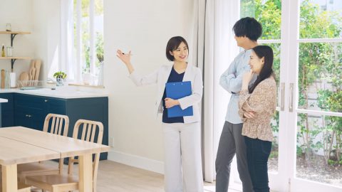 夫婦で「注文住宅」を検討中。住宅展示場では“建物価格3000万円台”と案内されたけど、ほかにどんな費用まで見ておくべき？