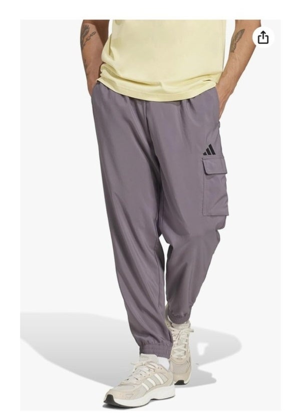 動きやすく、合わせやすいアイテム。モダンに仕上げた【アディダス】の