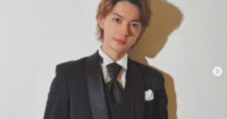 佐野勇斗の“タキシード姿”にファンもん絶！「かっこよすぎて滅」「結婚したい」