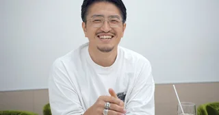 『グラビアの読みかたーWPBカメラマンインタビューズー』高橋慶佑編・前編「カメラマンになる前はコンドームが有名な化学メーカー働いていました」