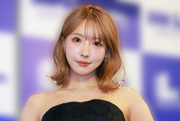 三上悠亜、ドーナツを手にした“あざとショット”に「So Beautiful」「ドーナツよりも甘い」の声