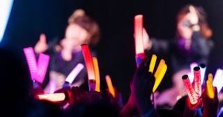 「推し活に4年で5000万円使いました」CD大量購入に偽造入場まで…会社経営者がハマった“狂気と多幸感”