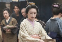 明日の『ばけばけ』“トキ”高石あかり、パーティー開催後の町の様子に衝撃