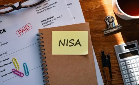会社の後輩が「NISAだけで資産が500万円増えた」と話していました。40代の私が今から始めても遅くないですか？