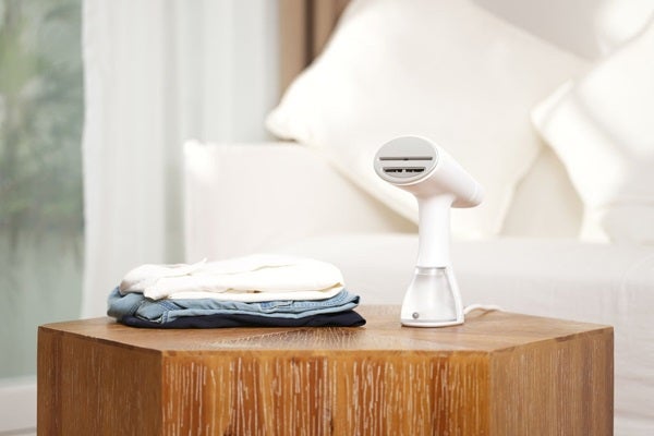 裏側のシワまで吸う5000Paスチーマー「airmorn one」先行販売中！