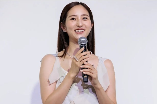 堀田茜、ニューヨーク旅行のコーデ披露にファンから反響…「アメリカの街が似合い過ぎてます」の声も