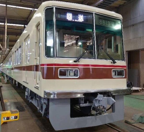 新京成電鉄、8800形のオリジナル色復刻塗装電車を運行開始