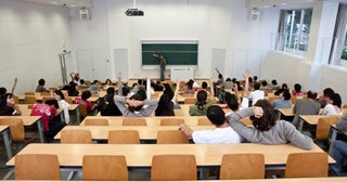 【はばたけラボ 子育て質問箱】入った大学が合わない受験し直したいと息子が言うが・・・