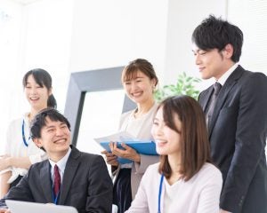 「どう責任を取るんですか？」会社の受付に怒鳴り込んできた“見慣れない男女”の衝撃の正体