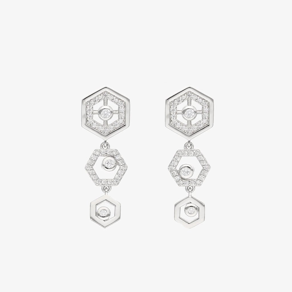 幸福のやさしい煌めき…贅沢にあしらわれたダイヤモンドの魅力を大切な人へ贈って。記念日ごとに買い足したいジュエリーコレクション