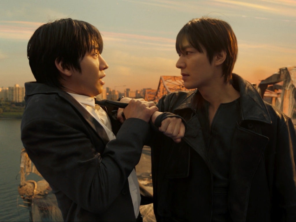 異世界サバイバルアクション映画「全知的な読者の視点から」本編映像冒頭4分を披露！