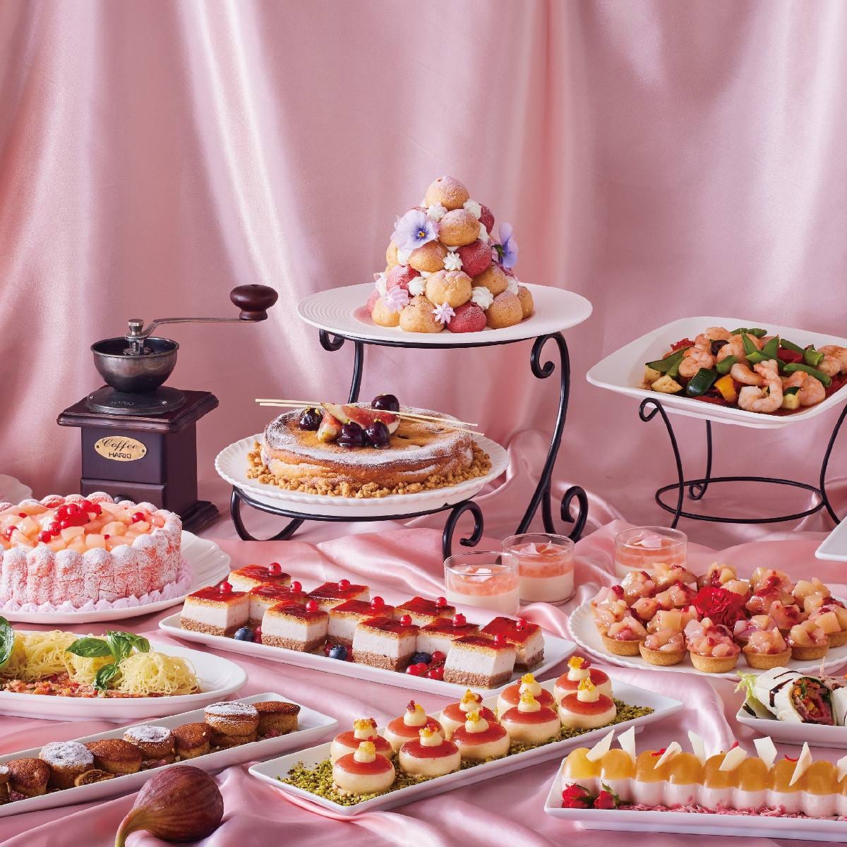 ホテル アゴーラ 大阪守口から、桃といちじくのビュッフェが登場。約20種のスイーツをランチ＆ディナービュッフェとともに