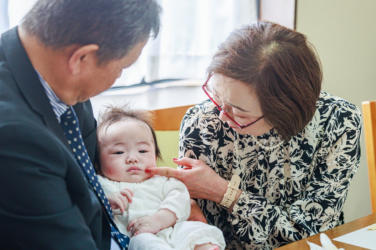 「昔はこうだった」が一番つらい。「頼りたいけど干渉はいや」が本音……祖父母の口出しで困ったこと1位が納得すぎる