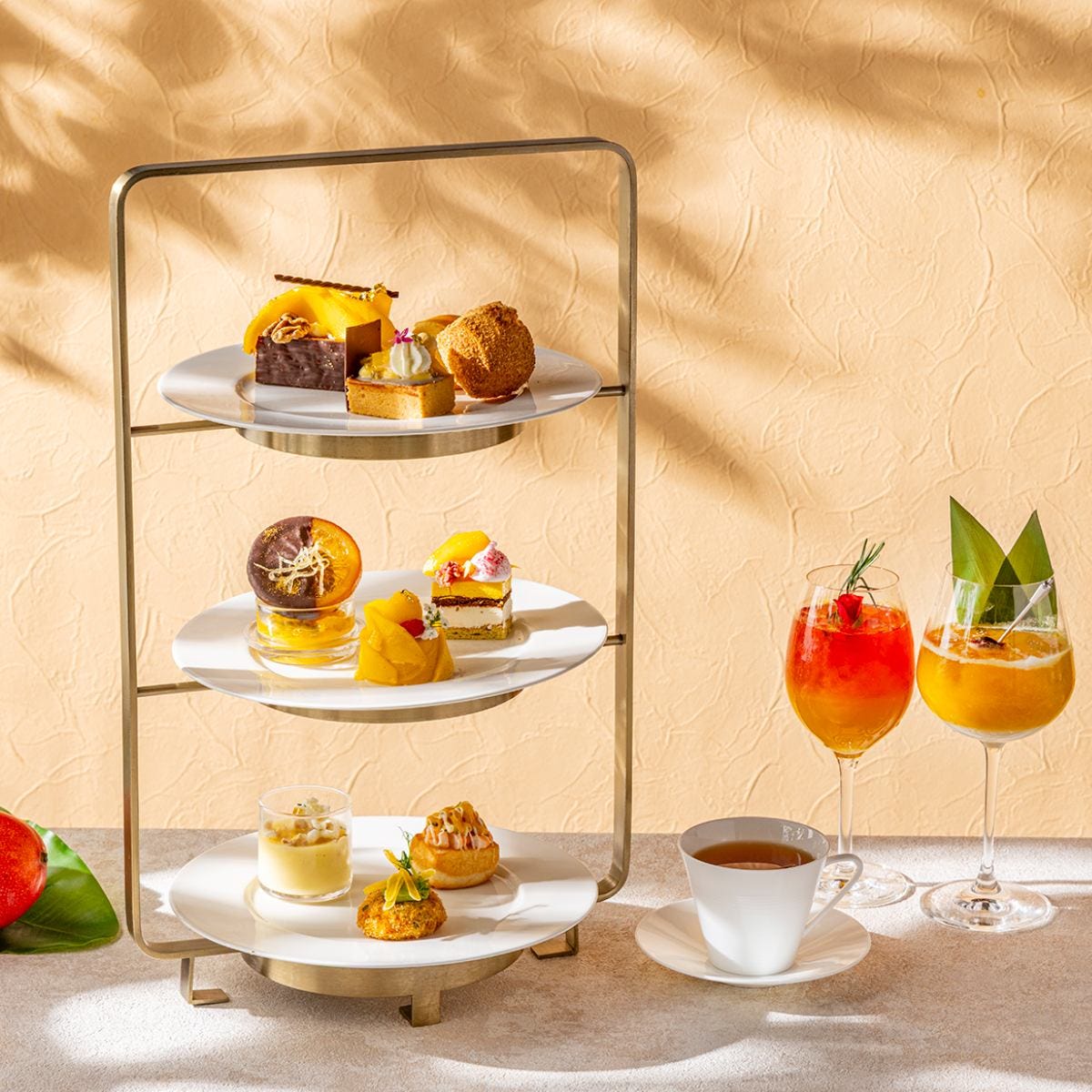 ストリングスホテル東京インターコンチネンタルのマンゴーアフタヌーンティー。宮崎マンゴーのプリンやミルフィーユなど