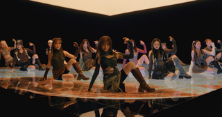 Girls²×iScream『D.N.A.』MV公開スペシャルゲストにLDH先輩の佐藤晴美・KAEDEが登場