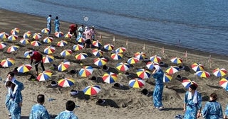 世界でも珍しい!!砂に埋められてデトックス…!?天然の海浜砂むしの効果とは？【九州の日帰り温泉vol.13】