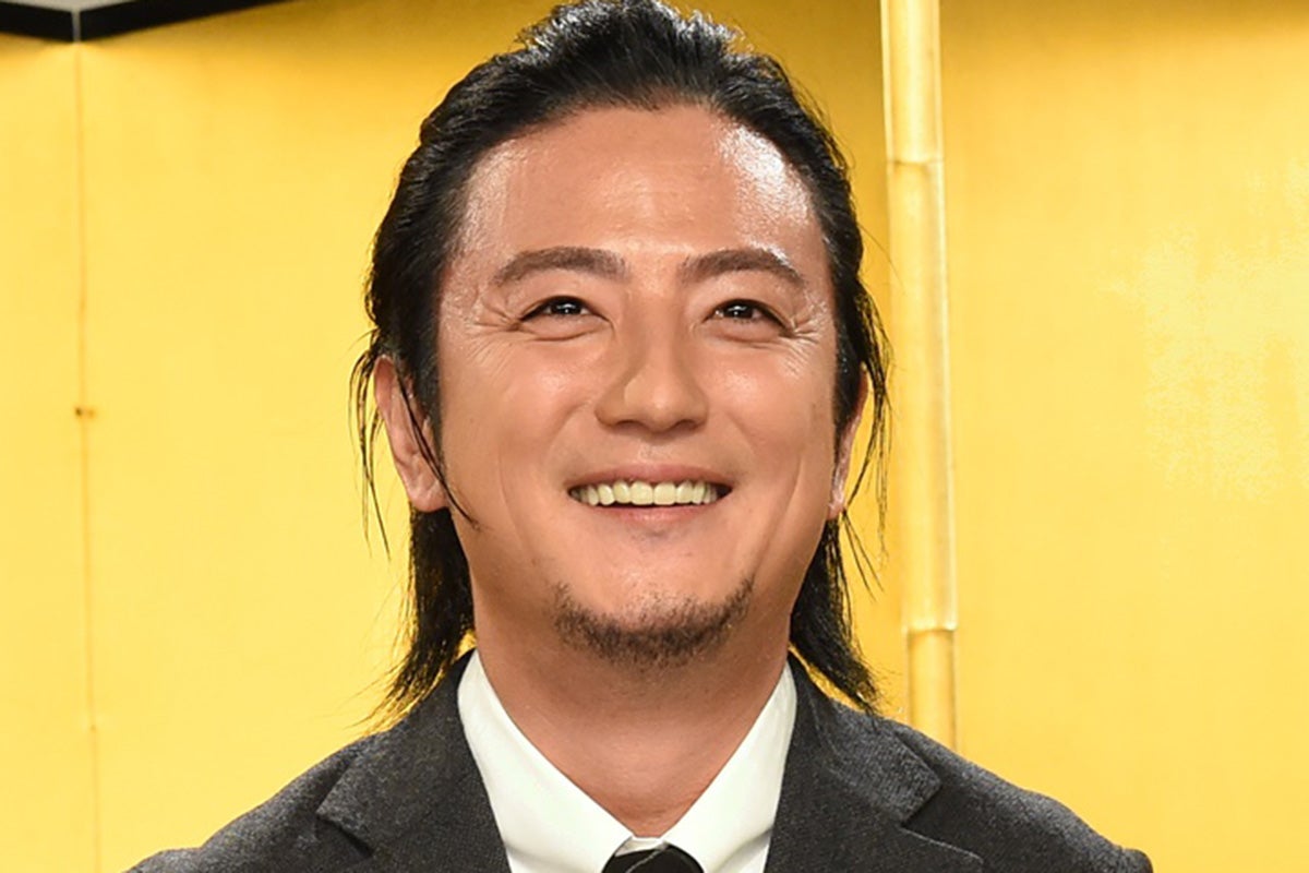 「禁止じゃなかった？」上地雄輔NHK中継にも映り込み…大相撲を砂かぶり席で観戦も“ルール違反”が波紋