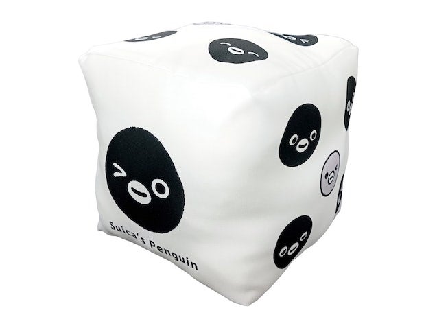 【Suicaのペンギン】投げて遊ぶもアリ！ 車内用やインテリアにもおすすめ「サイコロクッション」