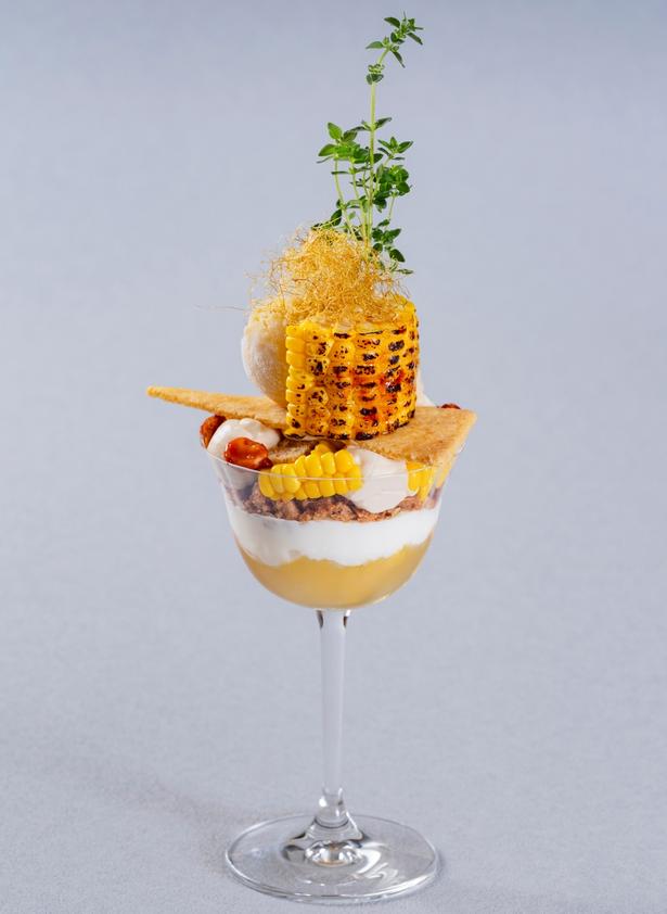 麻布台ヒルズで「Hills Parfait Collection 2026」が開催中！東京タワーを見ながらアートパフェとペアリングカクテルが楽しめる
