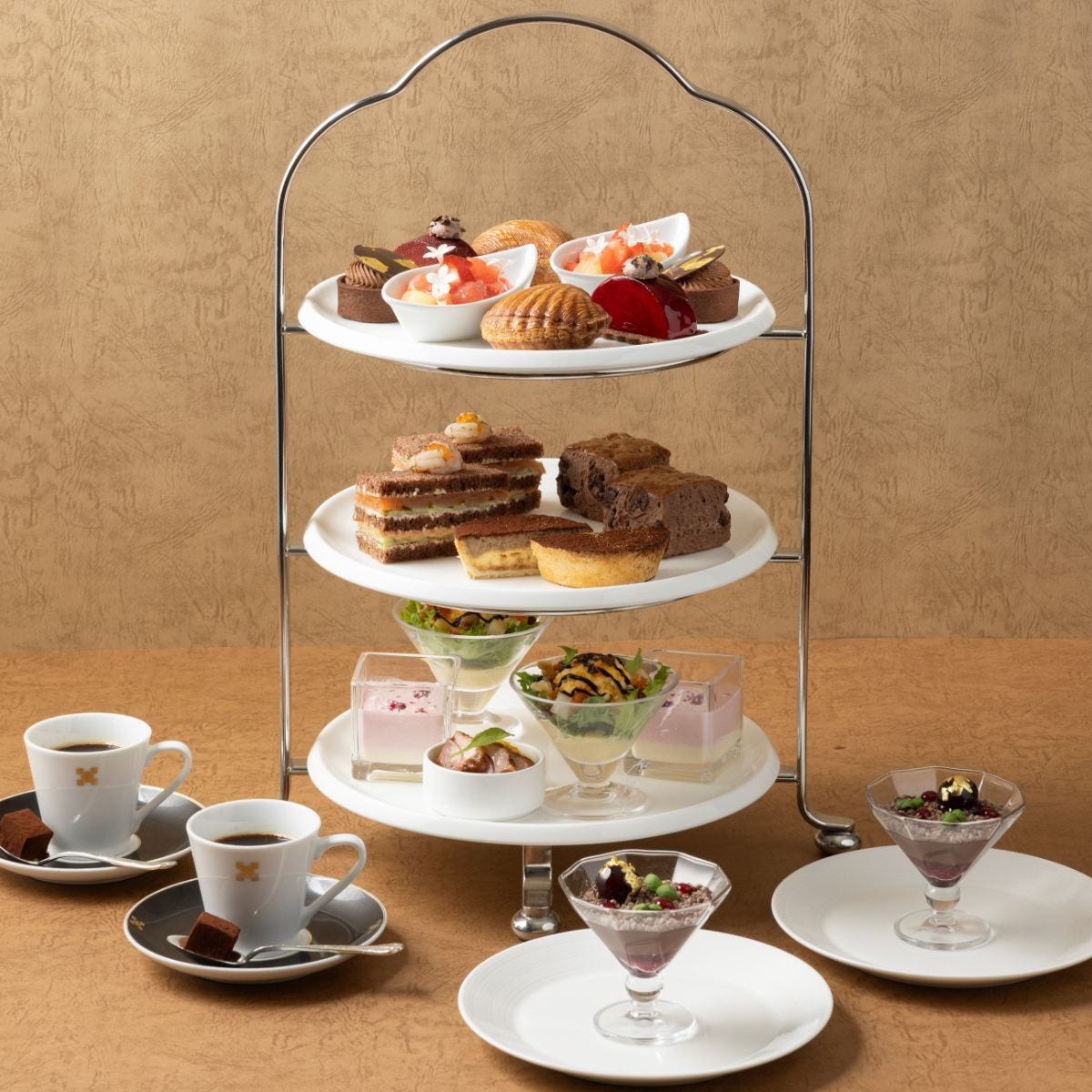 帝国ホテル 東京のチョコレートアフタヌーンティー。スイーツはもちろん、遊び心溢れるドリンクやセイボリーまでカカオ尽くし