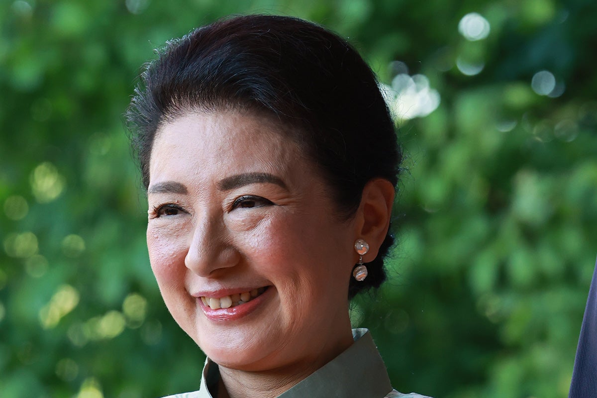 「これは思いつかない」「すごい着眼点」雅子さまオランダの“華やか花柄ジャケット”の「意外なリンクコーデ相手」