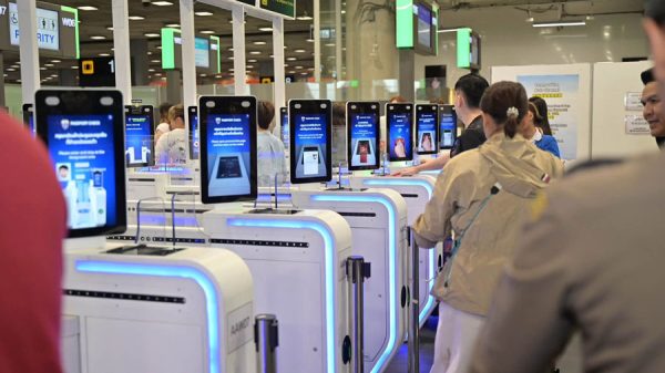 バンコク・スワンナプーム国際空港の入国審査、処理能力増強へ9月にも第2段階
