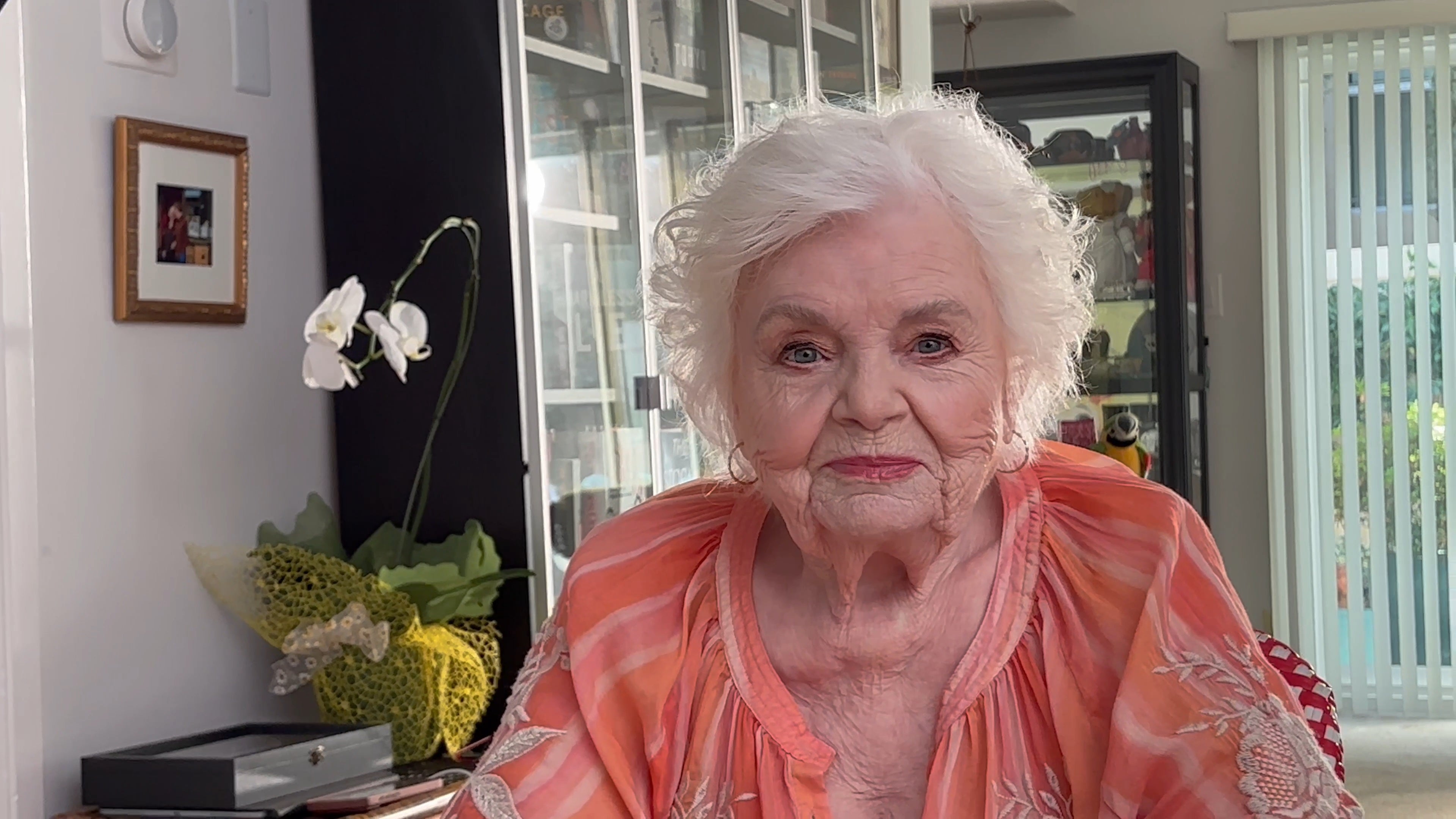 96歳、スカーレット・ヨハンソン初監督作で軽やかにキャリアを更新し続けるジューン・スキッブの俳優人生