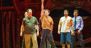 「脱ぐ」より難しい!?山本耕史が英語で挑む、日米合作ミュージカル「フル・モンティ」【若林ゆり舞台.com】