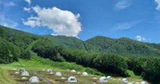 長野“標高1000mのグランピング施設”が営業開始へ！犬と泊まれる棟など全15室を展開
