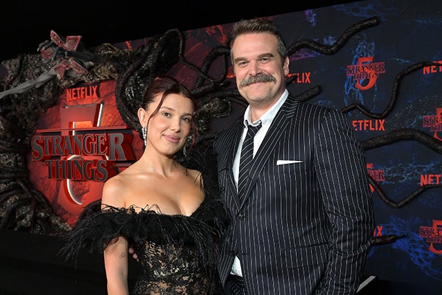 ミリー・ボビー・ブラウン＆デビッド・ハーバーが親子役で再共演