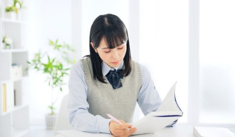 高等教育の修学支援制度、対象校取り消し増加！学生への影響と対策とは？