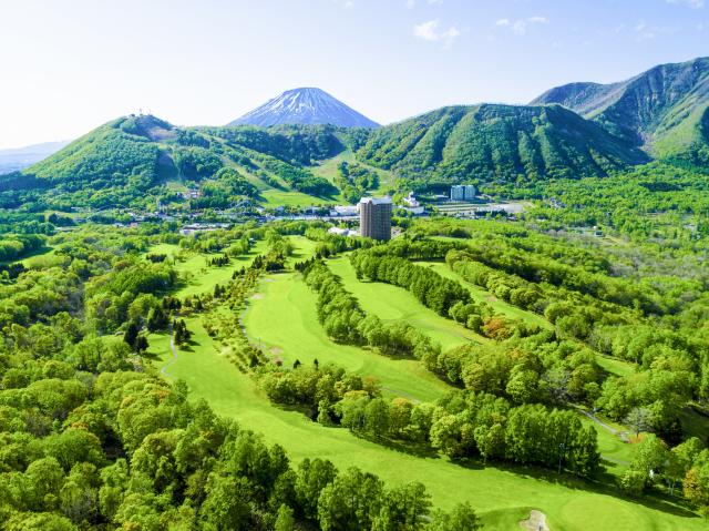 “全72ホール”を貸し切り！釣りもジョギングもできる北海道最大級のゴルフリゾートとは？