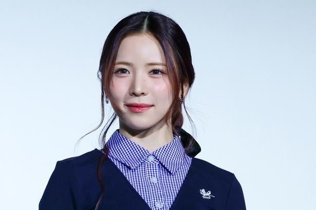 NiziU・MAYA、フードを深くかぶった“プライベート感”あふれる自撮りショットに「オフマヤがかわいすぎる」の声