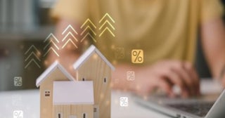 住宅ローン残高「2000万円」で“変動金利”を利用中。日銀の政策金利引き上げで金利「1％→1.25％」になった場合、毎月の返済額はいくら増えるのでしょうか？