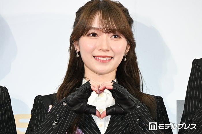 櫻坂46守屋麗奈、美脚際立つパーカー×ミニ丈コーデ披露「お人形さんみたい」「最強」の声
