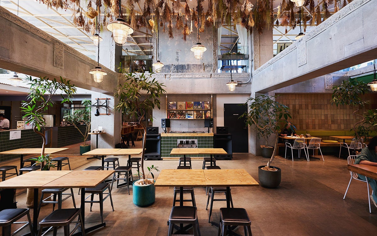 複合商業施設「the RECORDS」が話題！ 公園隣接の閉鎖ビジネスホテルをフードコート等にしてにぎわいの拠点に、地域の価値を再構築千葉市