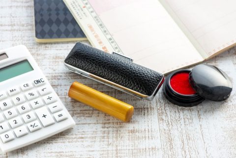 父が亡くなり、実家から「繰越済みの通帳」がいくつも見つかりました。直近で使っていないものであれば、このまま処分してしまって問題ないですよね？