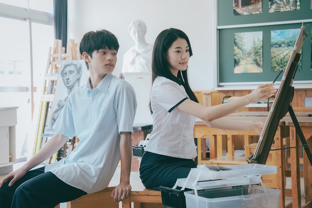 黒川想矢＆キム・ジアン「3ミリの恋」日本と韓国と一つの海、爽やかな情景と青春が煌めく場面写真