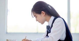 「児童手当」の金額で年収が分かるって本当？ 「高校生」の子どもがいる場合、全員「一律」ではないの？