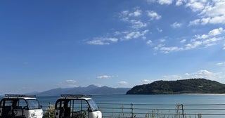 唐津を電動トゥクトゥクで風の香りを全身で感じ絶景の海岸線を走ろう