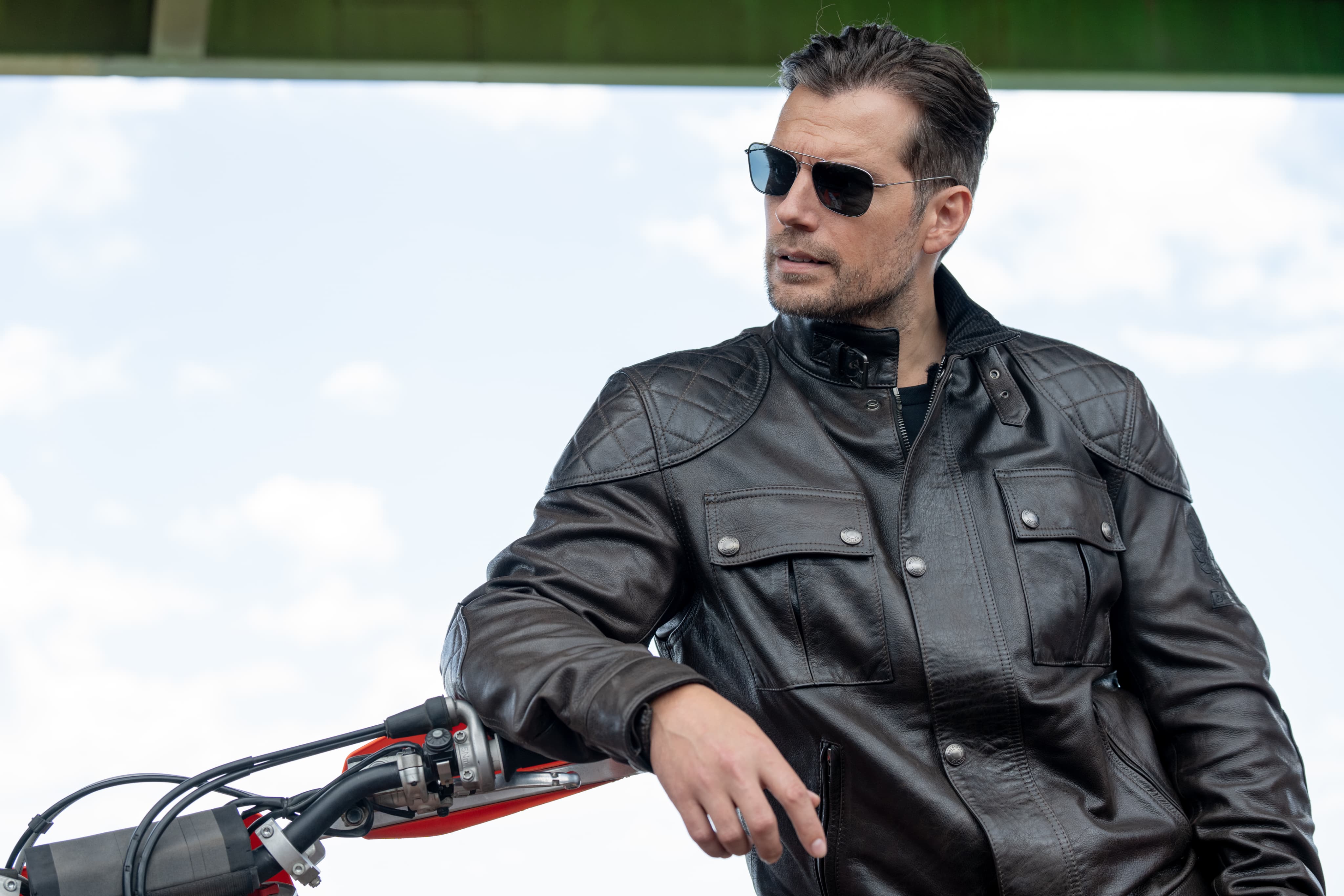 ガイ・リッチーが自信を見せるスタイリッシュな脱出劇「グレイミッション」本編映像