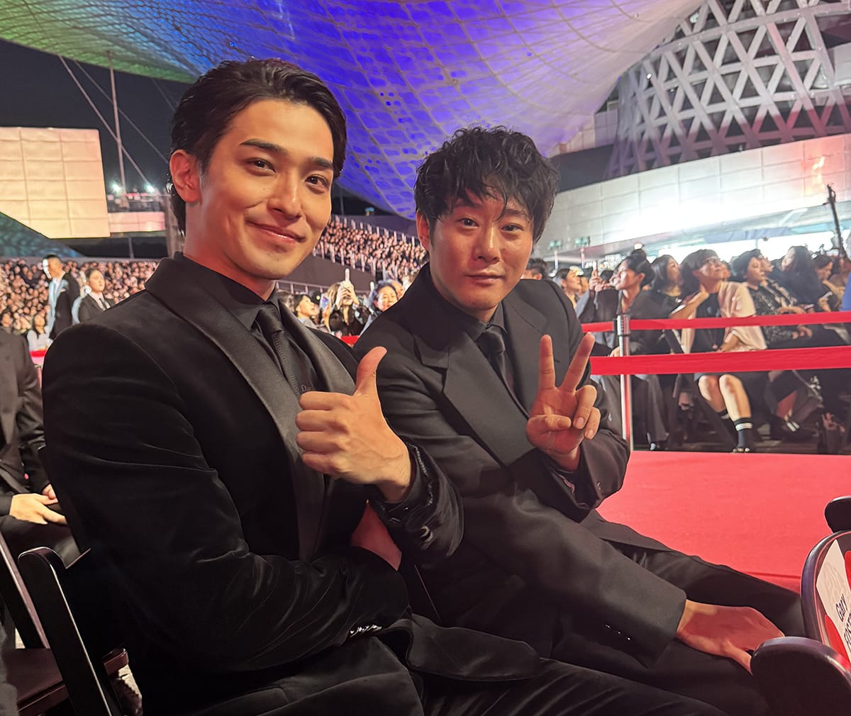 横浜流星「感慨深く光栄」 映画『汝、星のごとく』藤井道人監督と釜山国際映画祭レッドカーペットに登場