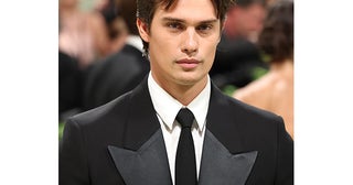 ニコラス・ガリツィンカルト宗教に取り込まれた男性スーパーモデルの自伝映画に主演