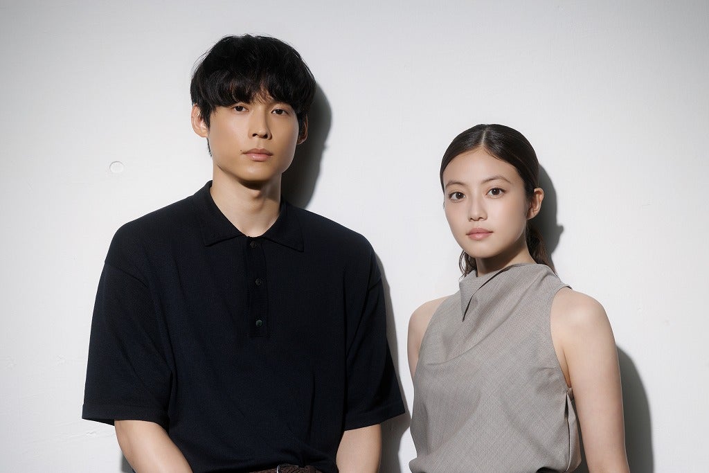 松村北斗×今田美桜、初共演主演作「白鳥とコウモリ」で「友達の友達に会ったような感じ」